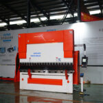 कारखाना पुरवठा इलेक्ट्रो हायड्रॉलिक प्रेस ब्रेक कटिंग बेंडिंग मशीन